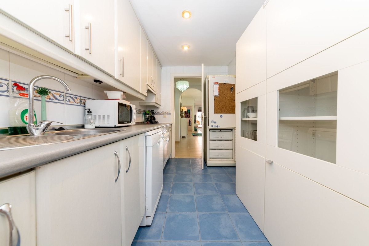Se vende Apartamento Planta Media de 2 dormitorios en Costa Del Sol, Málaga, España