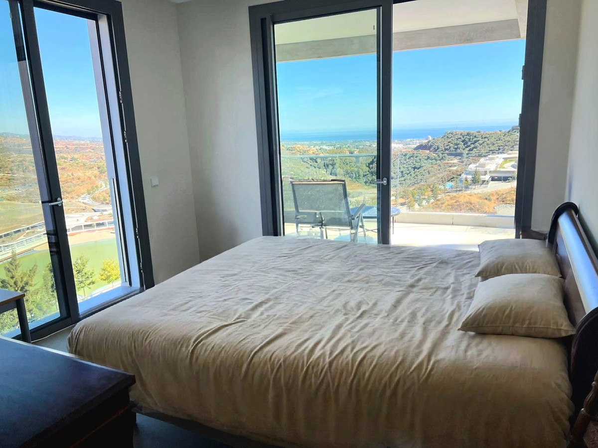 3 Bed Apartment for sale in La Quinta Costa Del Sol, Málaga, Spain