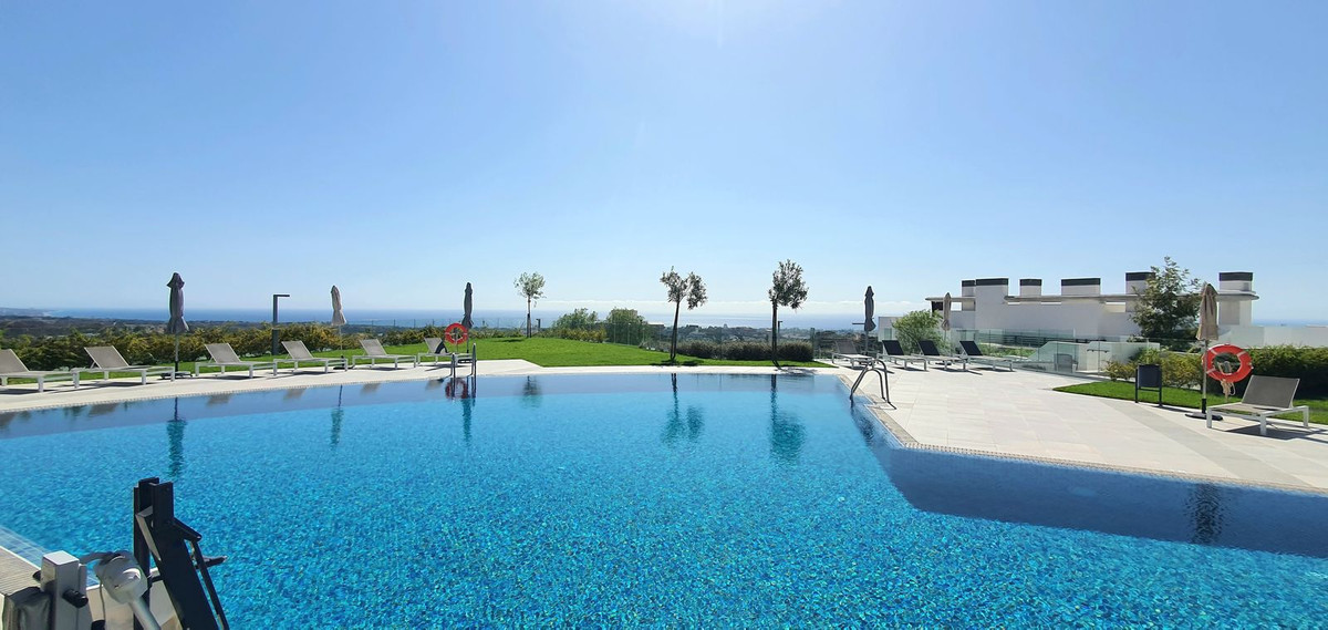3 Bed Apartment for sale in La Quinta Costa Del Sol, Málaga, Spain