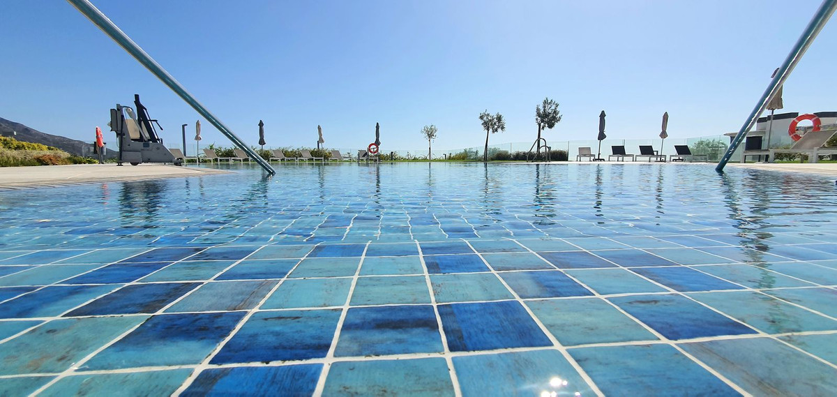3 Bed Apartment for sale in La Quinta Costa Del Sol, Málaga, Spain