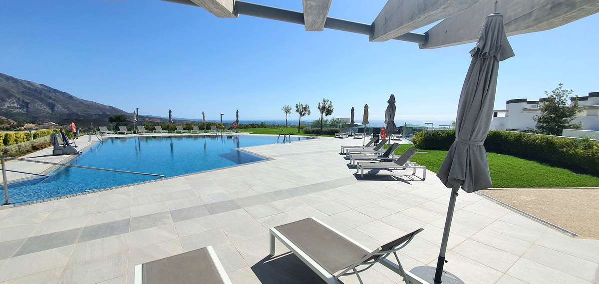3 Bed Apartment for sale in La Quinta Costa Del Sol, Málaga, Spain
