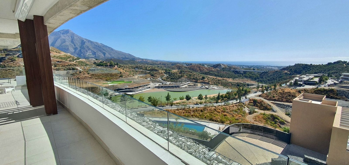 3 Bed Apartment for sale in La Quinta Costa Del Sol, Málaga, Spain
