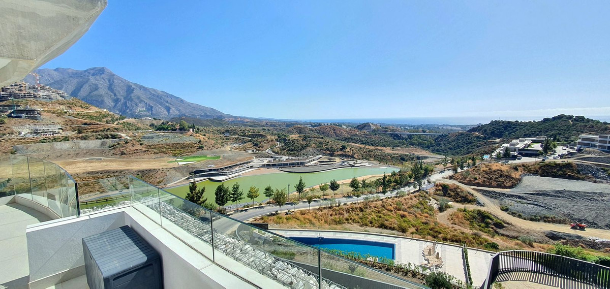 3 Bed Apartment for sale in La Quinta Costa Del Sol, Málaga, Spain