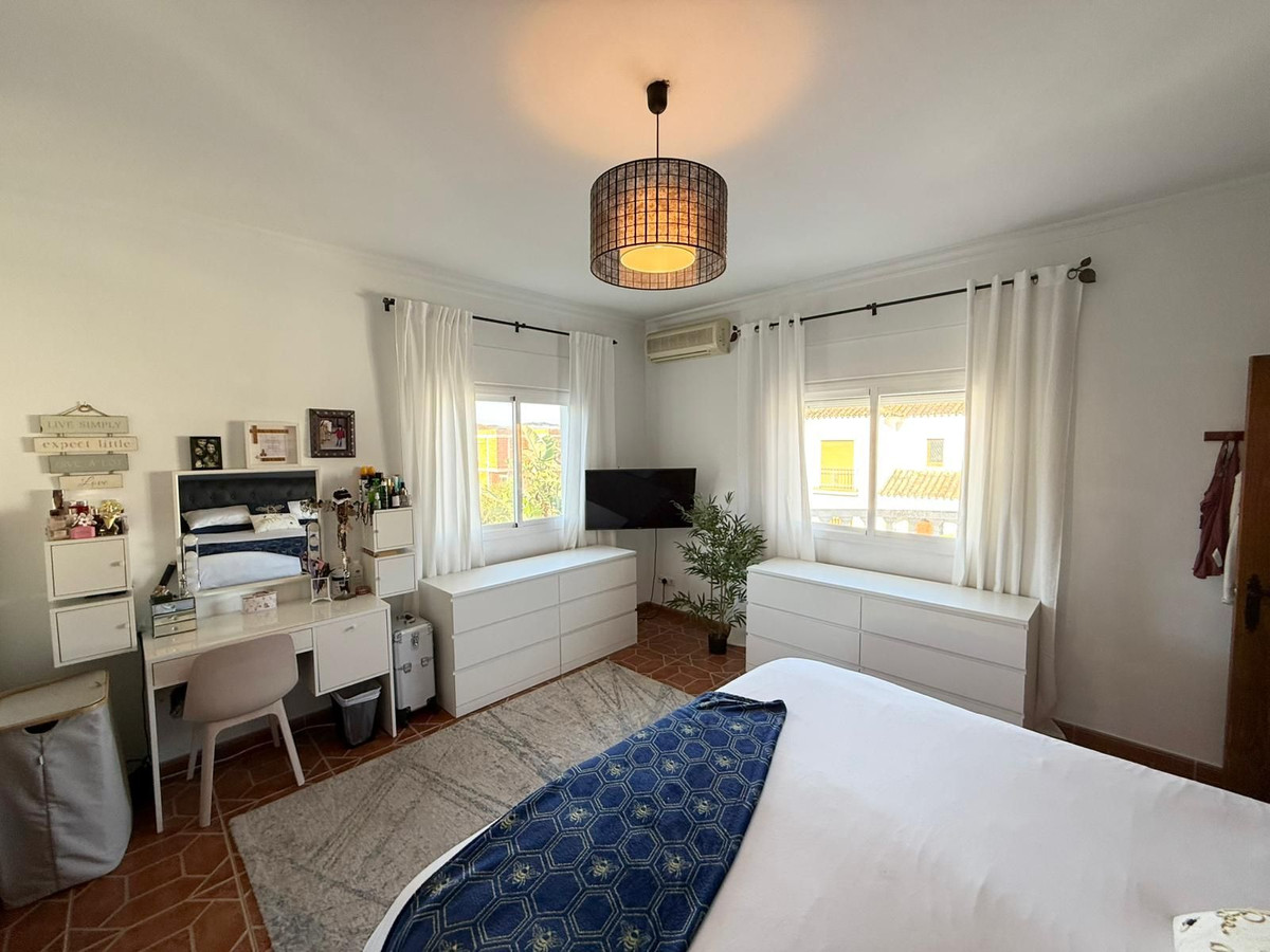 Se vende Villa - Chalet de 5 dormitorios en Costa Del Sol, Málaga, España