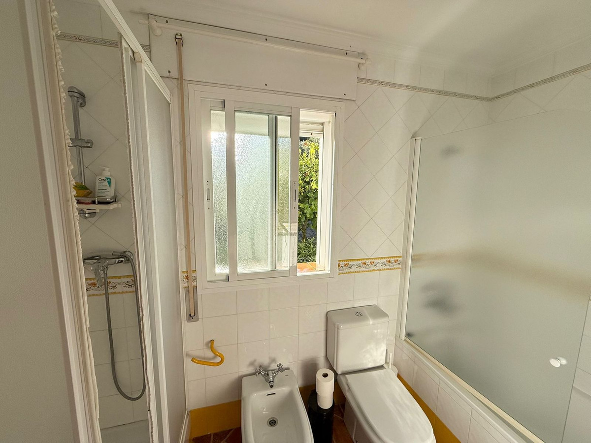 Se vende Villa - Chalet de 5 dormitorios en Costa Del Sol, Málaga, España