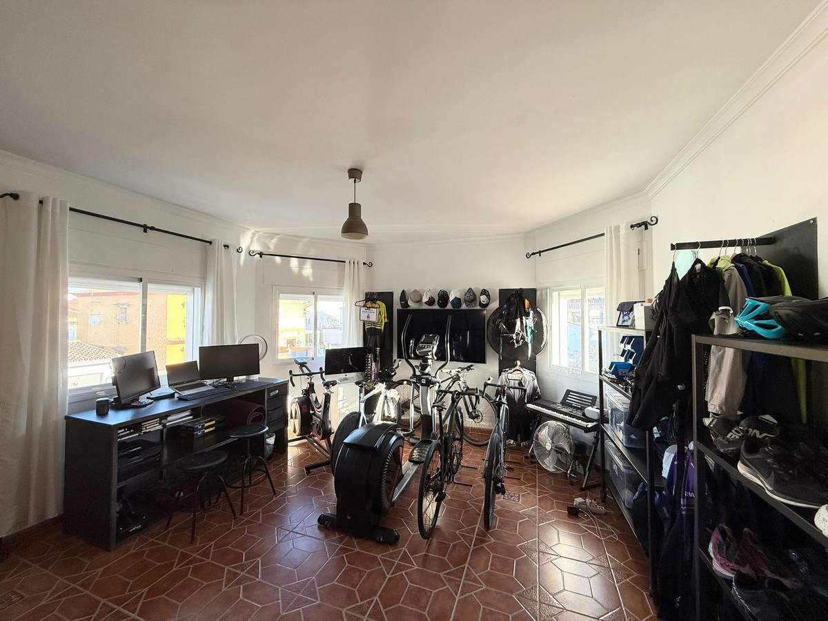 Se vende Villa - Chalet de 5 dormitorios en Costa Del Sol, Málaga, España