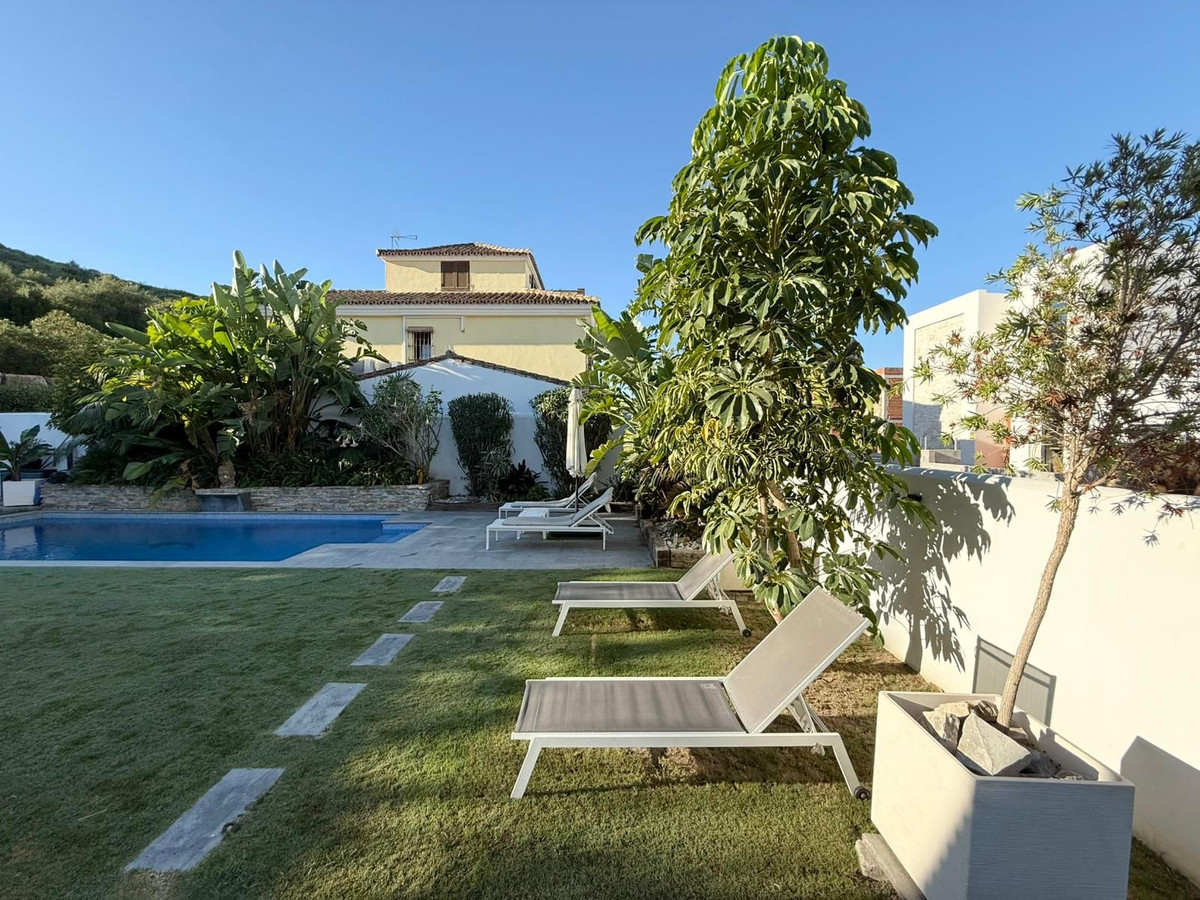 Se vende Villa - Chalet de 5 dormitorios en Costa Del Sol, Málaga, España