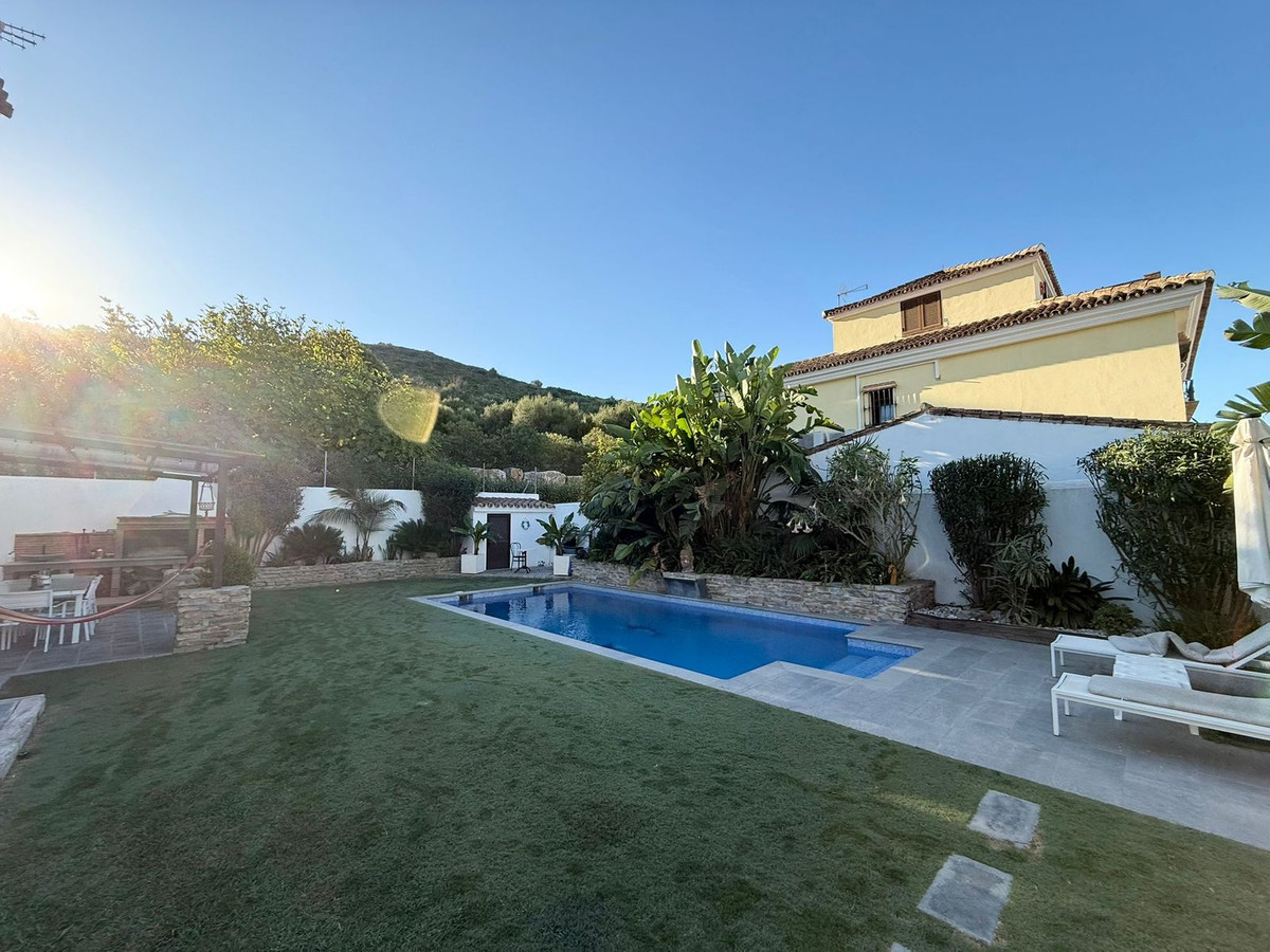 Se vende Villa - Chalet de 5 dormitorios en Costa Del Sol, Málaga, España