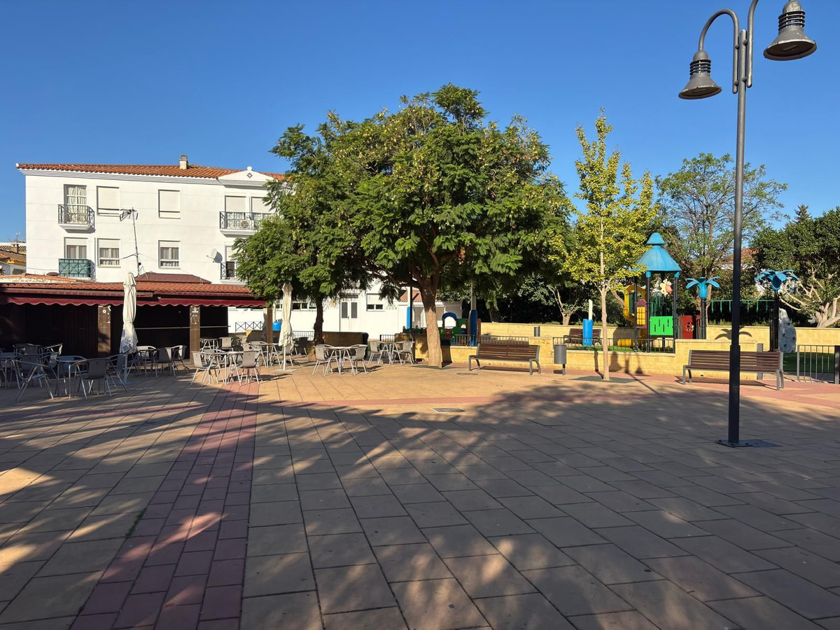 Se vende Villa - Chalet de 5 dormitorios en Costa Del Sol, Málaga, España