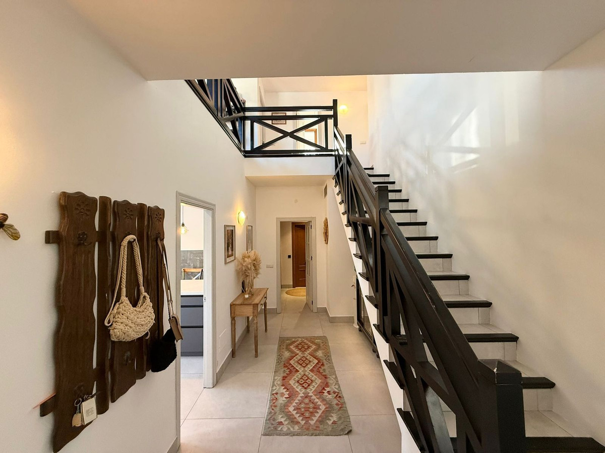 Se vende Villa - Chalet de 5 dormitorios en Costa Del Sol, Málaga, España