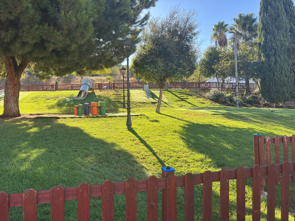 Se vende Villa - Chalet de 5 dormitorios en Costa Del Sol, Málaga, España