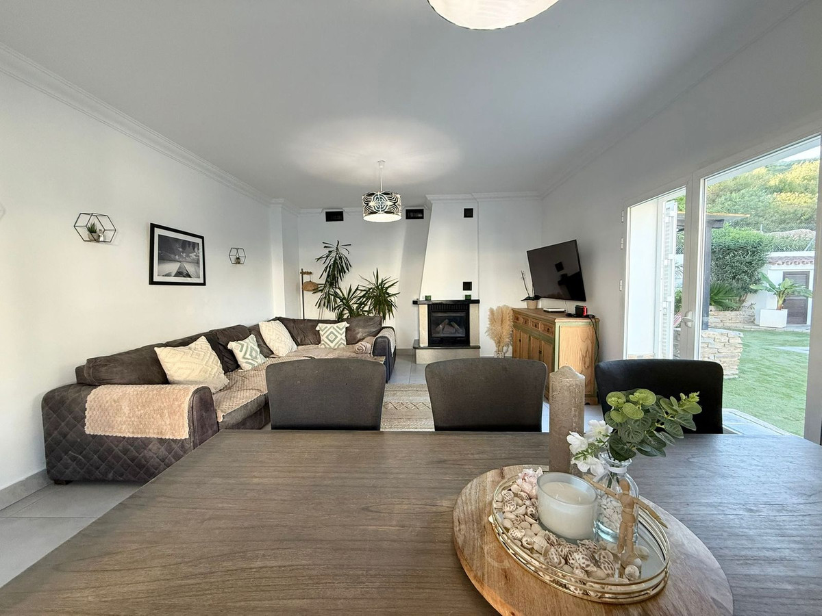 Se vende Villa - Chalet de 5 dormitorios en Costa Del Sol, Málaga, España
