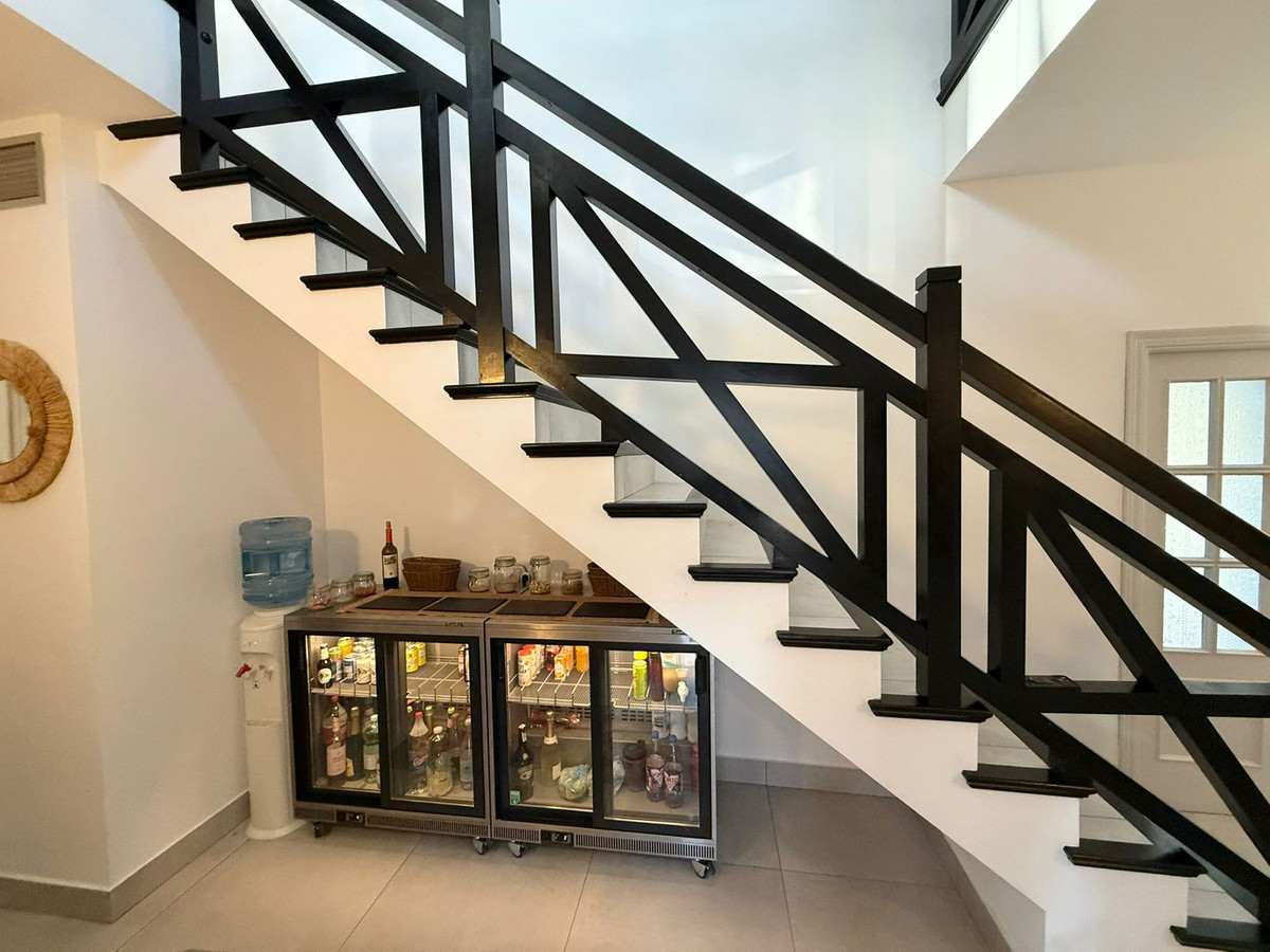 Se vende Villa - Chalet de 5 dormitorios en Costa Del Sol, Málaga, España