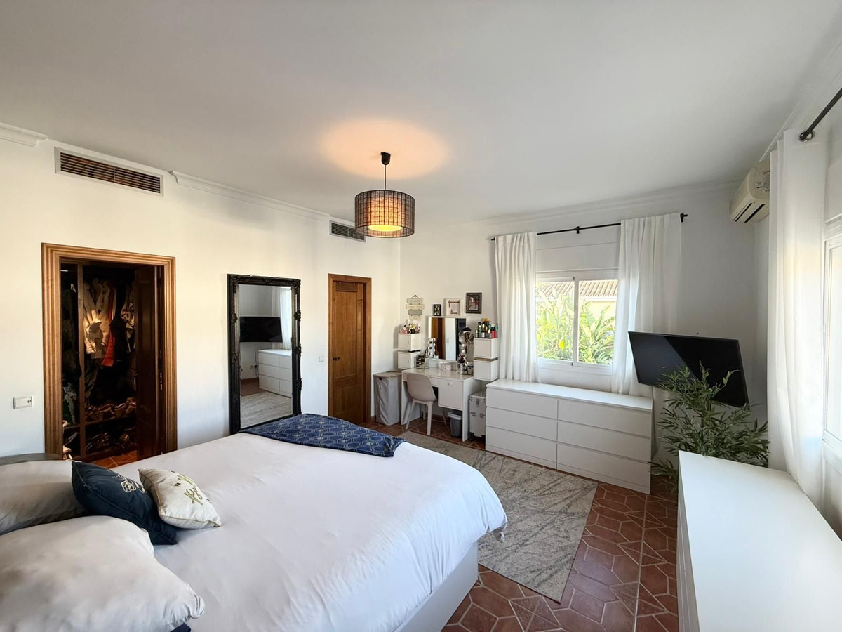 Se vende Villa - Chalet de 5 dormitorios en Costa Del Sol, Málaga, España