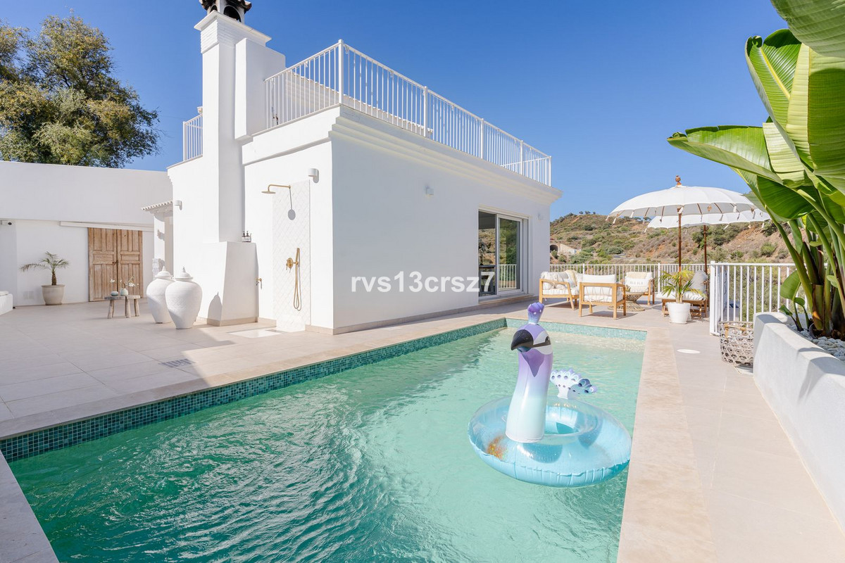 4 Bed Townhouse for sale in El Rosario Costa Del Sol, Málaga, Spain