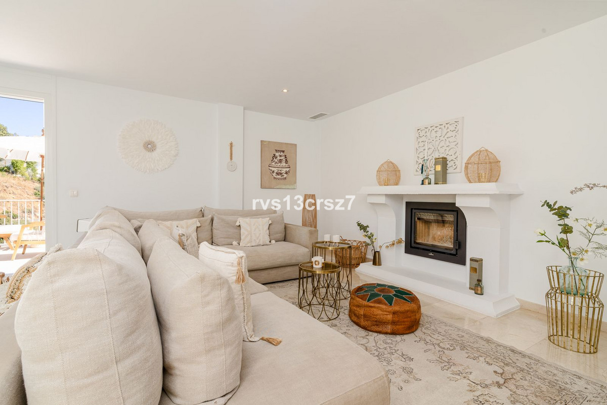 4 Bed Townhouse for sale in El Rosario Costa Del Sol, Málaga, Spain