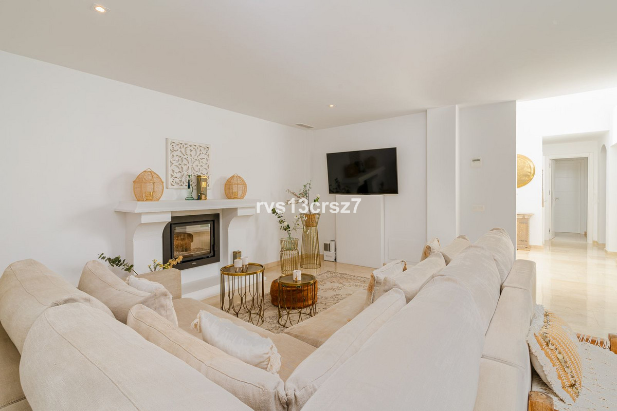 4 Bed Townhouse for sale in El Rosario Costa Del Sol, Málaga, Spain