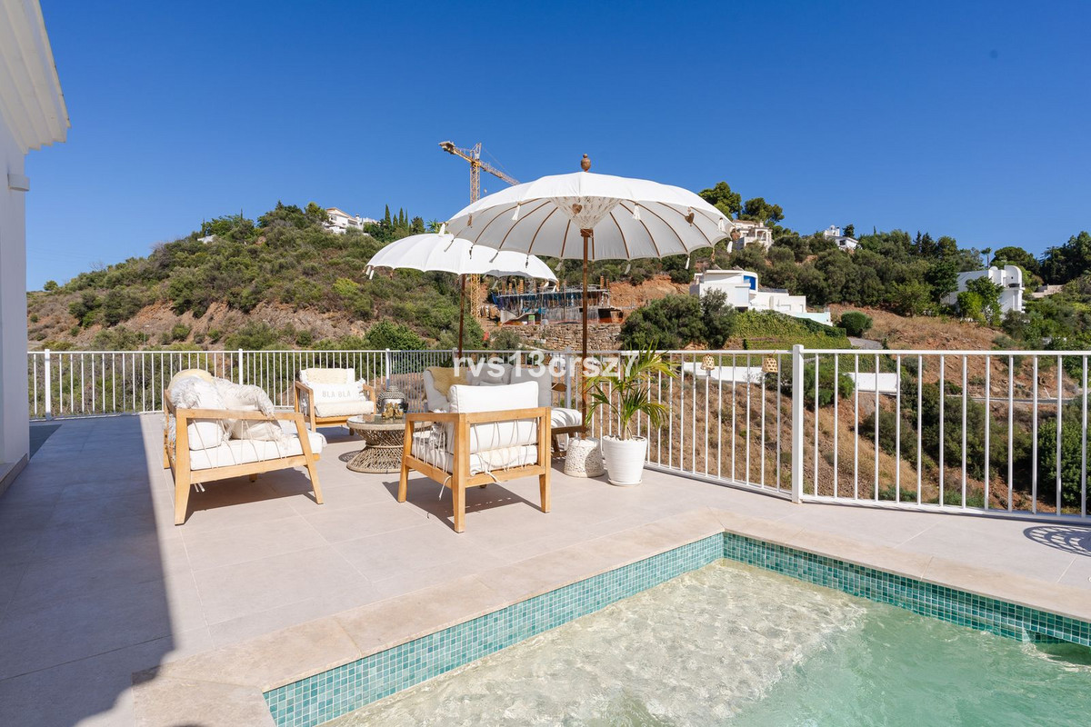 4 Bed Townhouse for sale in El Rosario Costa Del Sol, Málaga, Spain