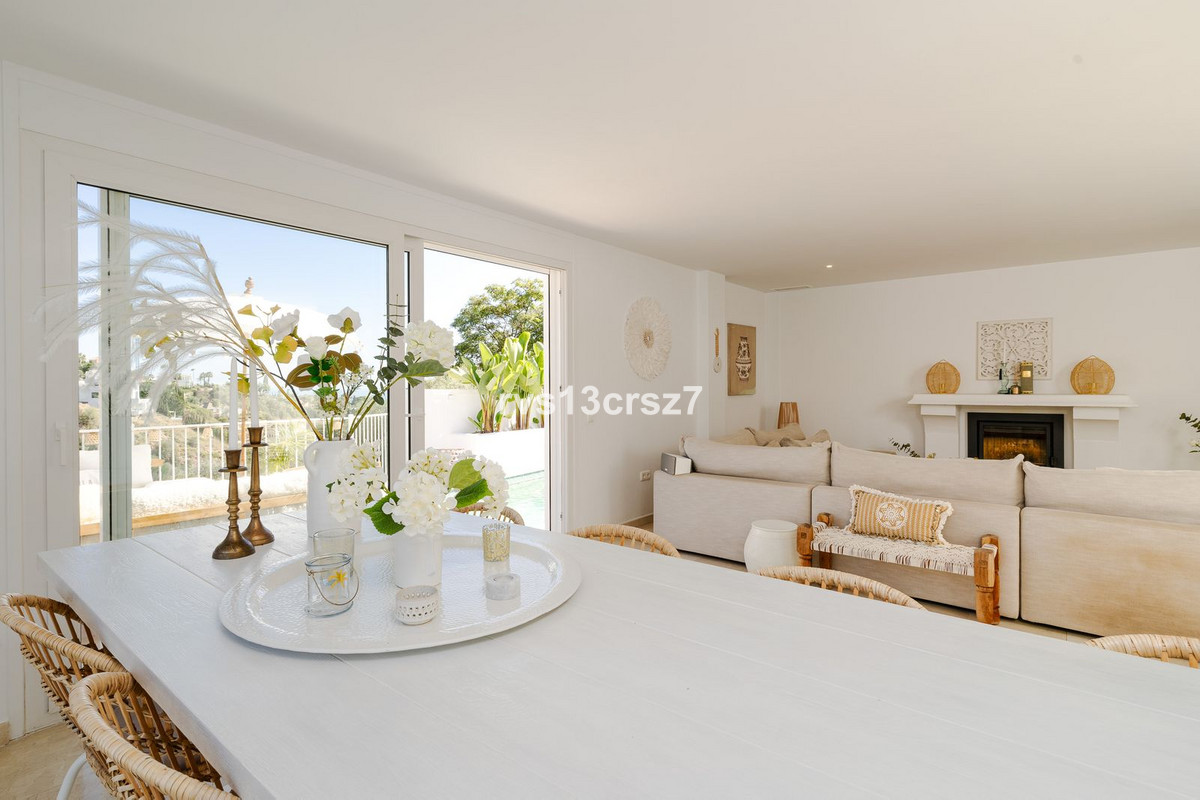 4 Bed Townhouse for sale in El Rosario Costa Del Sol, Málaga, Spain