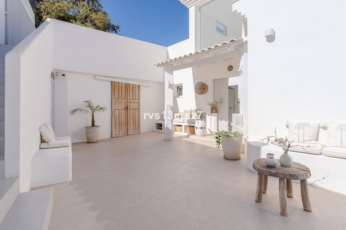4 Bed Townhouse for sale in El Rosario Costa Del Sol, Málaga, Spain