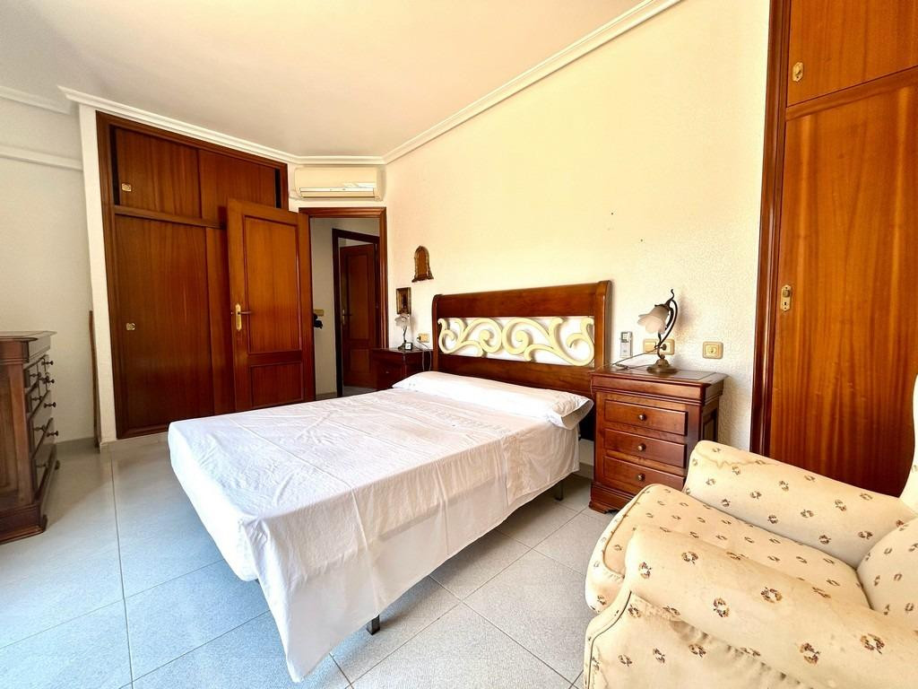 Se vende Villa - Chalet de 4 dormitorios en Costa Blanca, Alicante, España