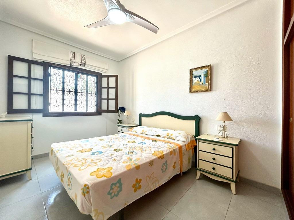 Se vende Villa - Chalet de 4 dormitorios en Costa Blanca, Alicante, España
