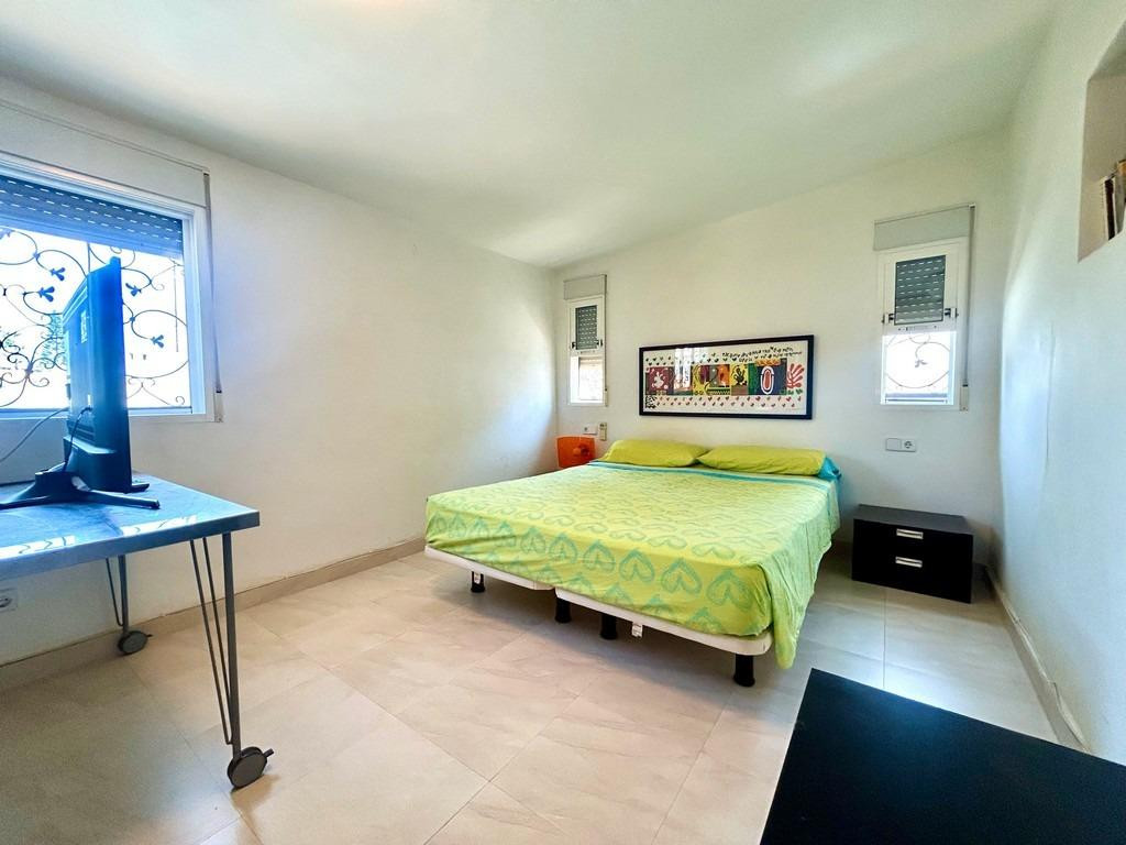 Se vende Villa - Chalet de 4 dormitorios en Costa Blanca, Alicante, España