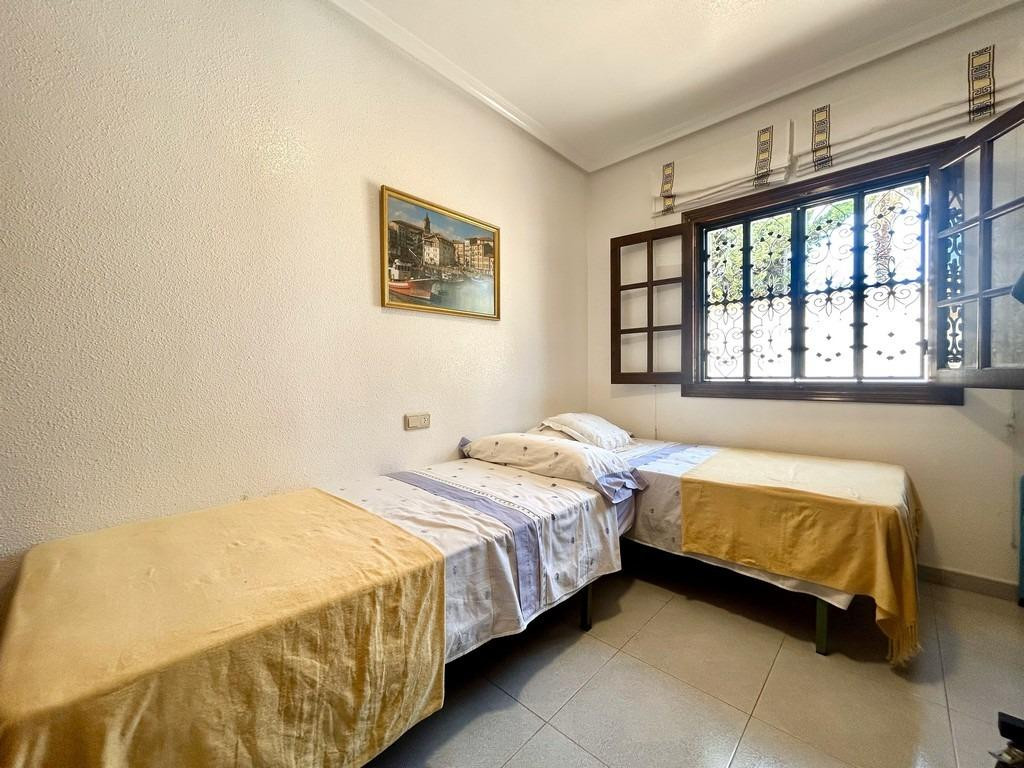 Se vende Villa - Chalet de 4 dormitorios en Costa Blanca, Alicante, España