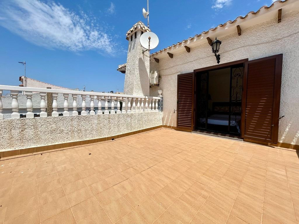 Se vende Villa - Chalet de 4 dormitorios en Costa Blanca, Alicante, España