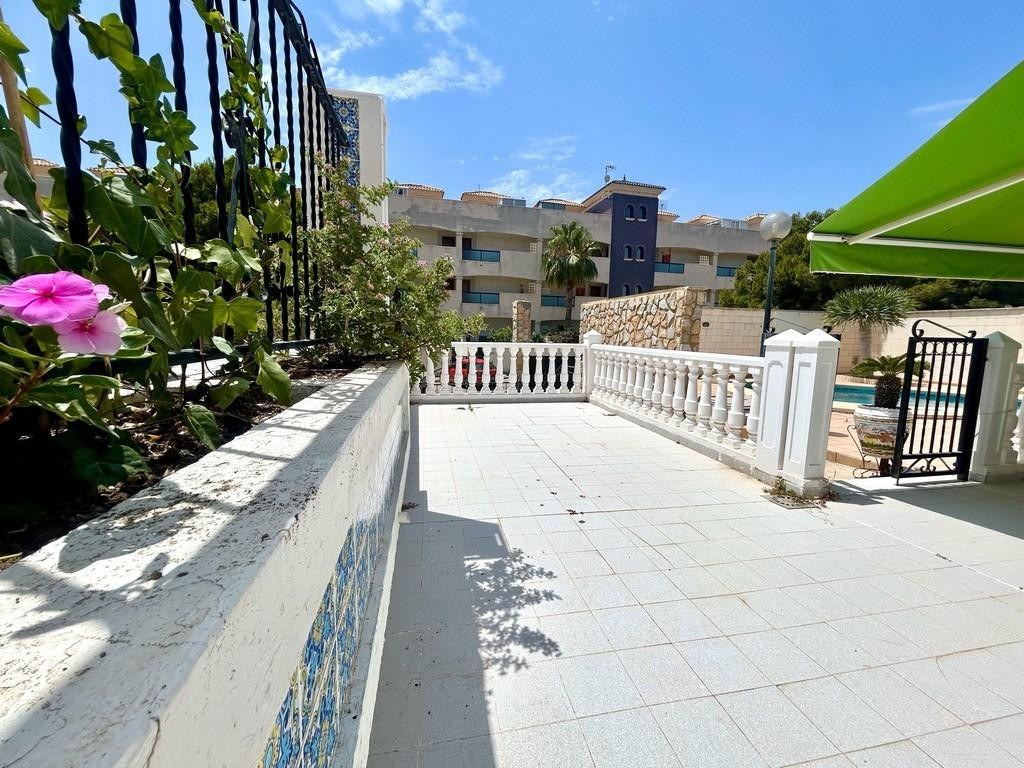 Se vende Villa - Chalet de 4 dormitorios en Costa Blanca, Alicante, España
