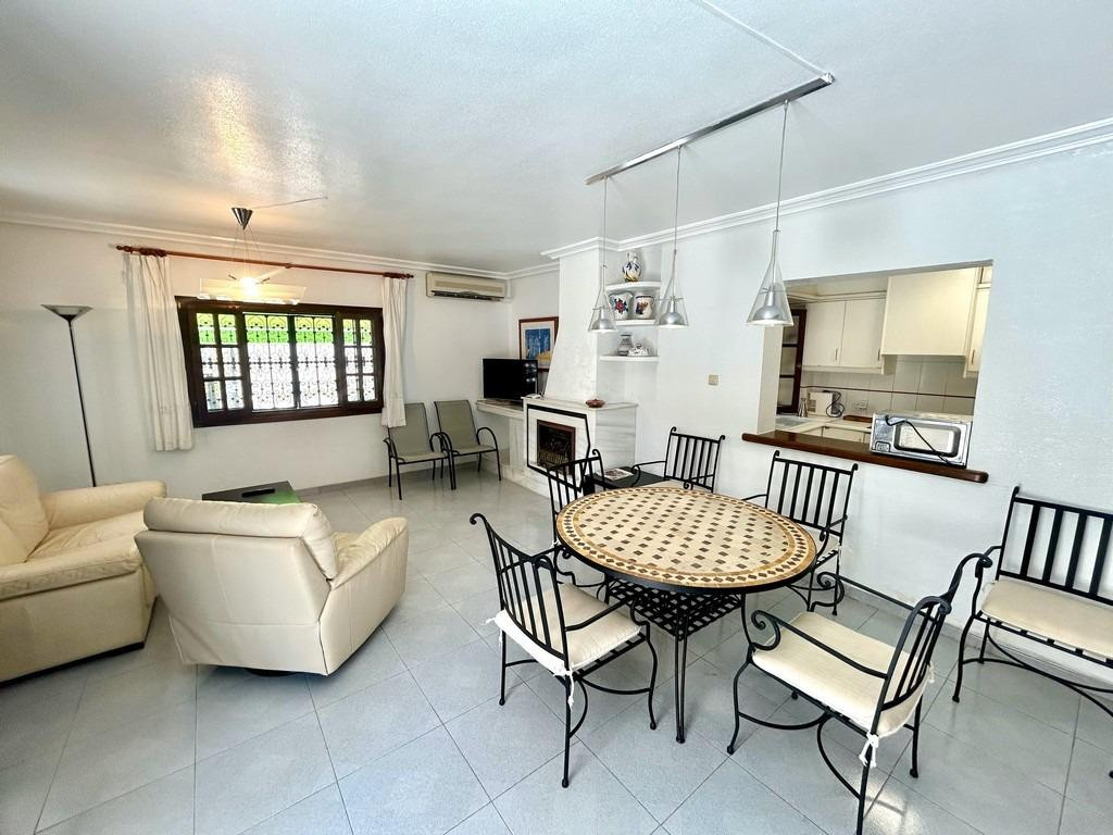 Se vende Villa - Chalet de 4 dormitorios en Costa Blanca, Alicante, España