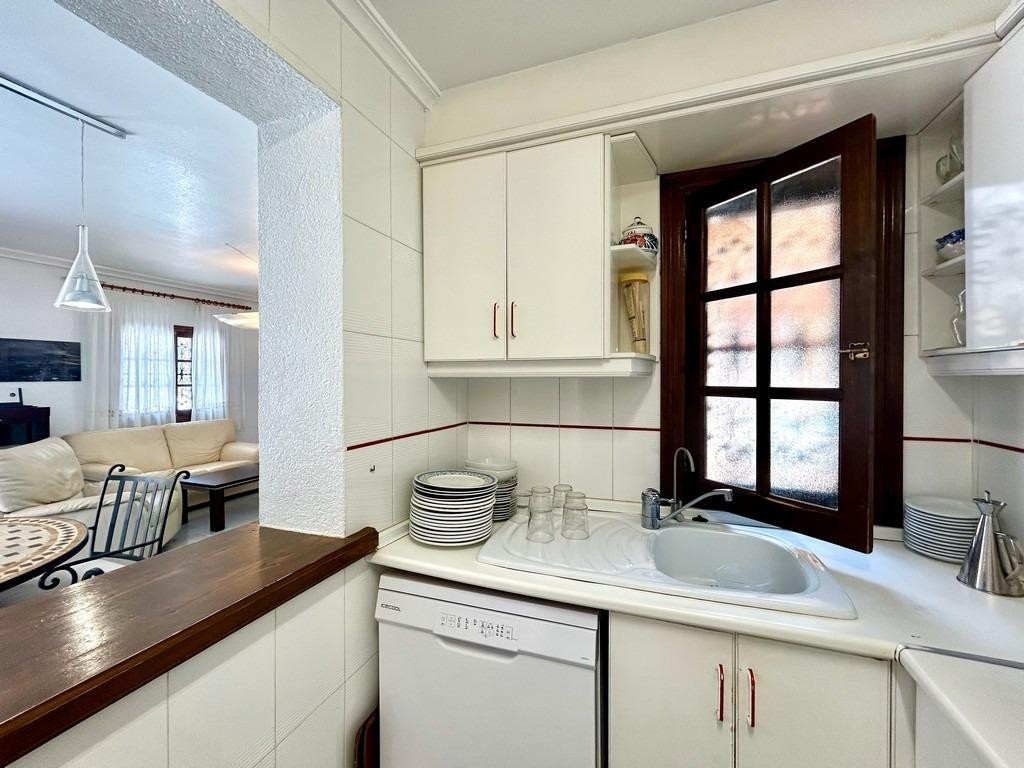 Se vende Villa - Chalet de 4 dormitorios en Costa Blanca, Alicante, España