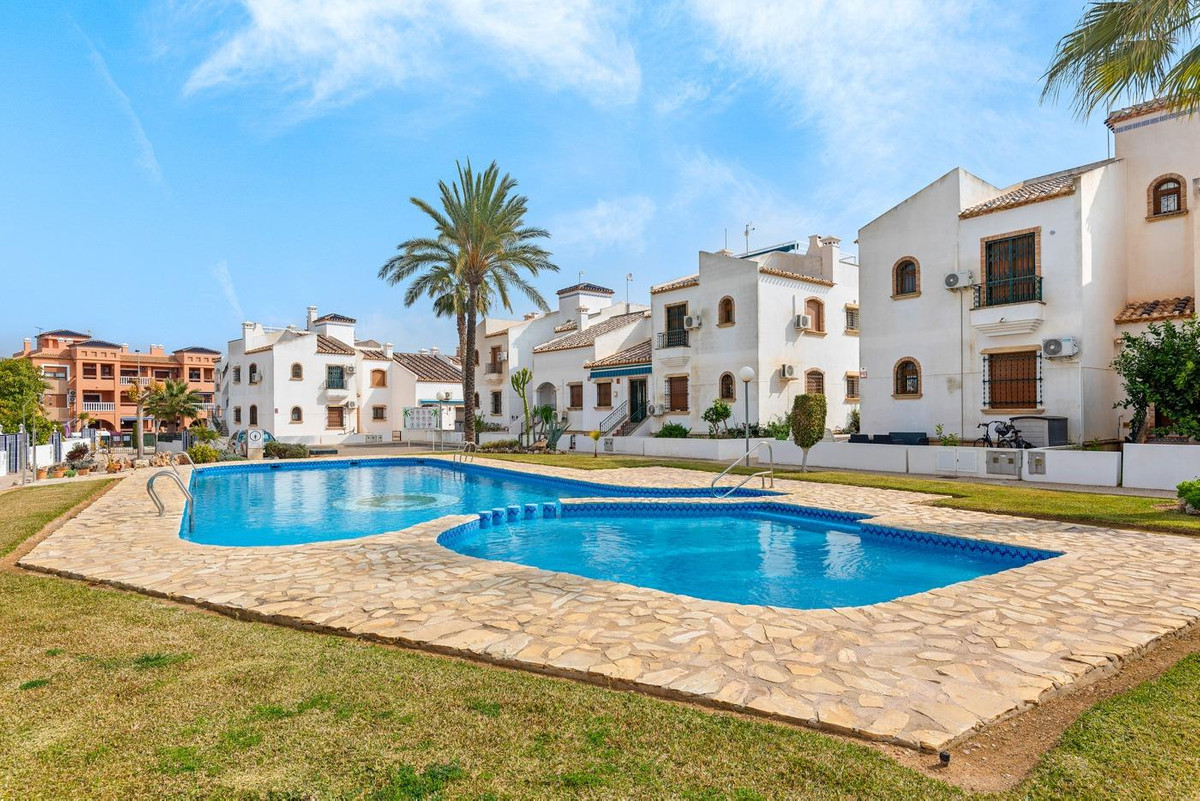 Se vende Ático de 2 dormitorios en Costa Blanca, Alicante, España