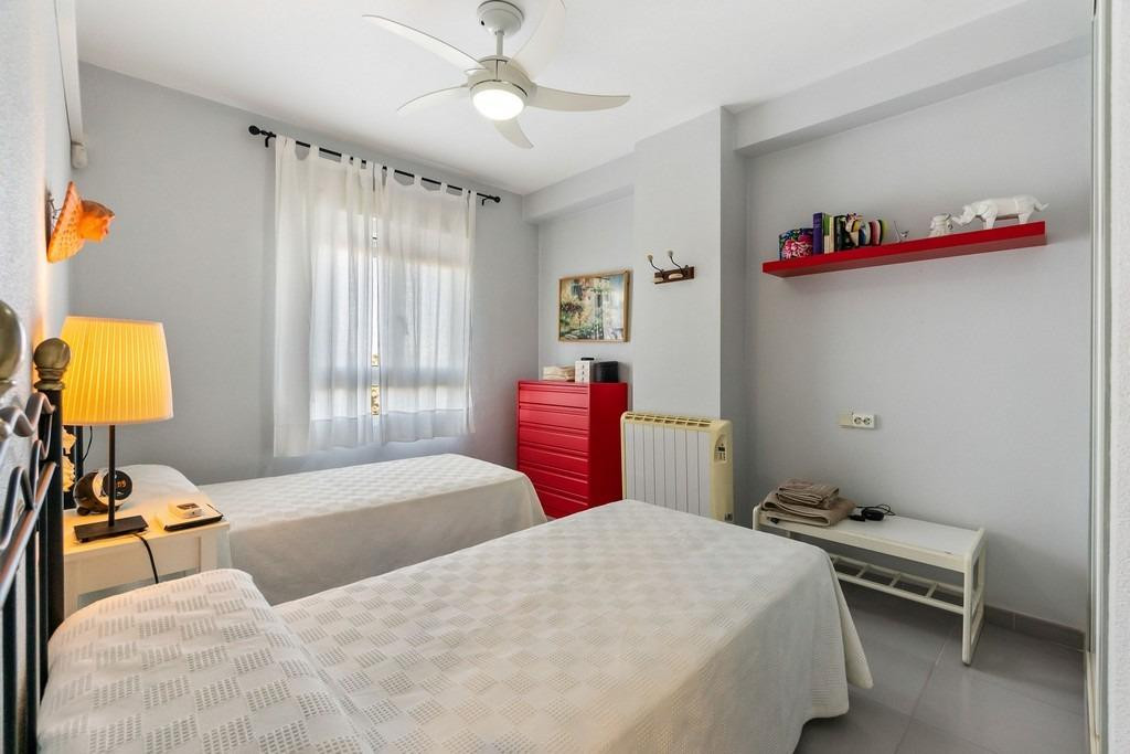 Se vende Apartamento Planta Media de 3 dormitorios en Costa Blanca, Alicante, España