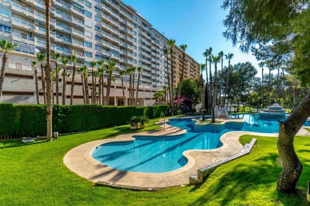 Se vende Apartamento Planta Media de 3 dormitorios en Costa Blanca, Alicante, España