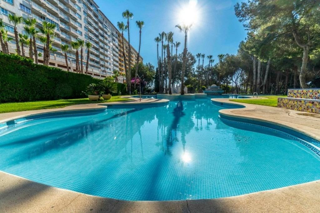 Se vende Apartamento Planta Media de 3 dormitorios en Costa Blanca, Alicante, España