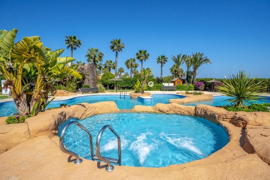 Se vende Ático de 3 dormitorios en Costa Blanca, Alicante, España