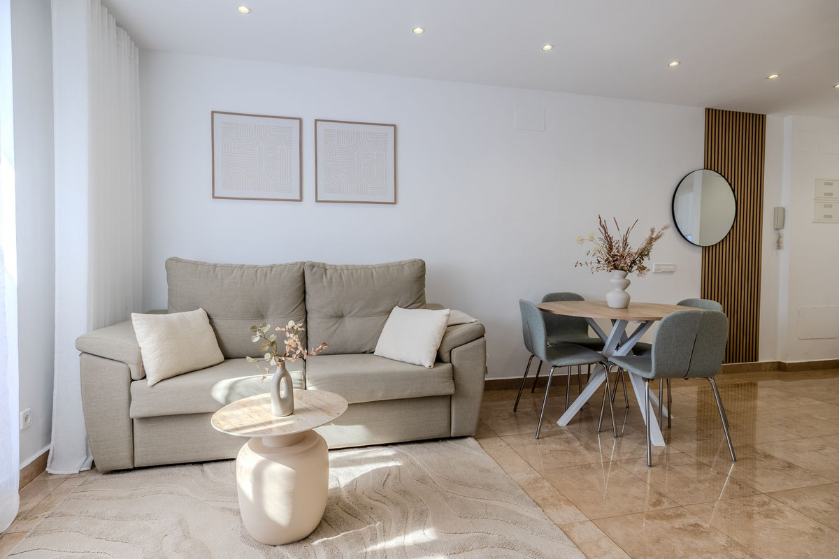 Se vende Apartamento Planta Media de 2 dormitorios en Costa Del Sol, Málaga, España