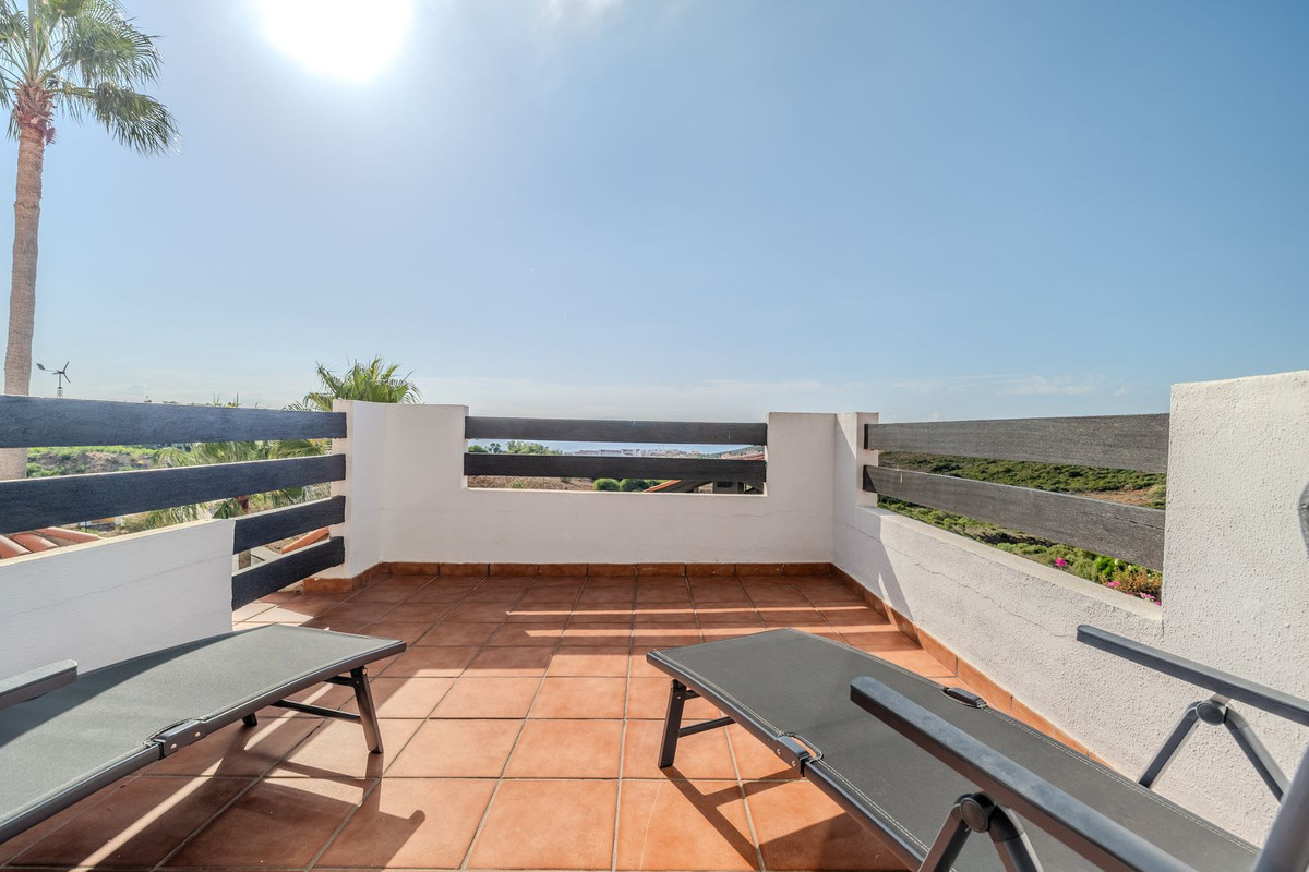 Se vende Apartamento Planta Media de 2 dormitorios en Costa Del Sol, Málaga, España