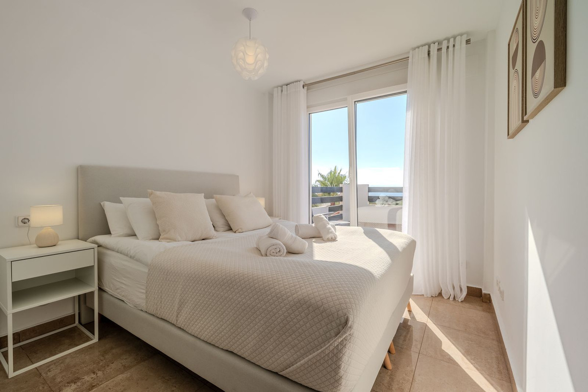 Se vende Apartamento Planta Media de 2 dormitorios en Costa Del Sol, Málaga, España