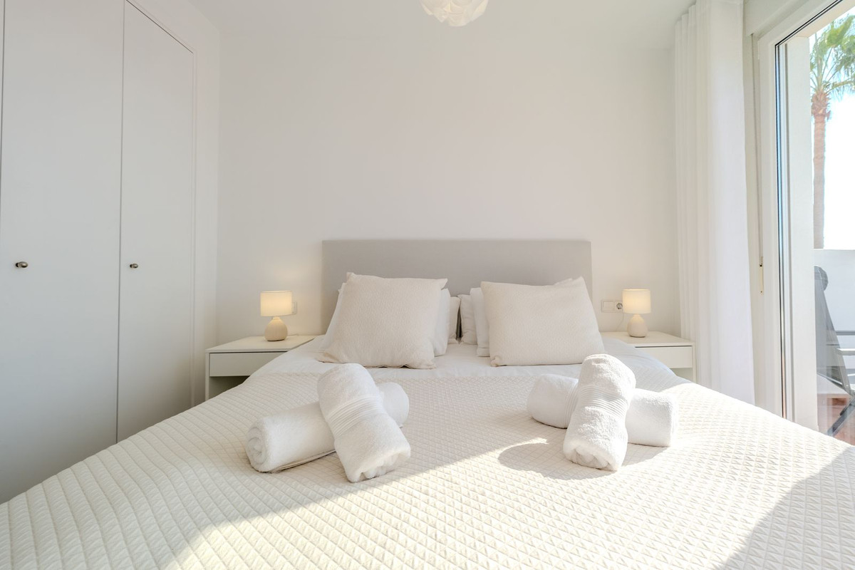 Se vende Apartamento Planta Media de 2 dormitorios en Costa Del Sol, Málaga, España