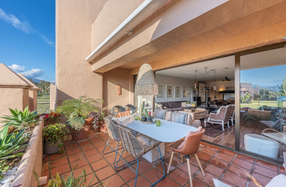 3 Bed Apartment for sale in Atalaya Costa Del Sol, Málaga, Spain