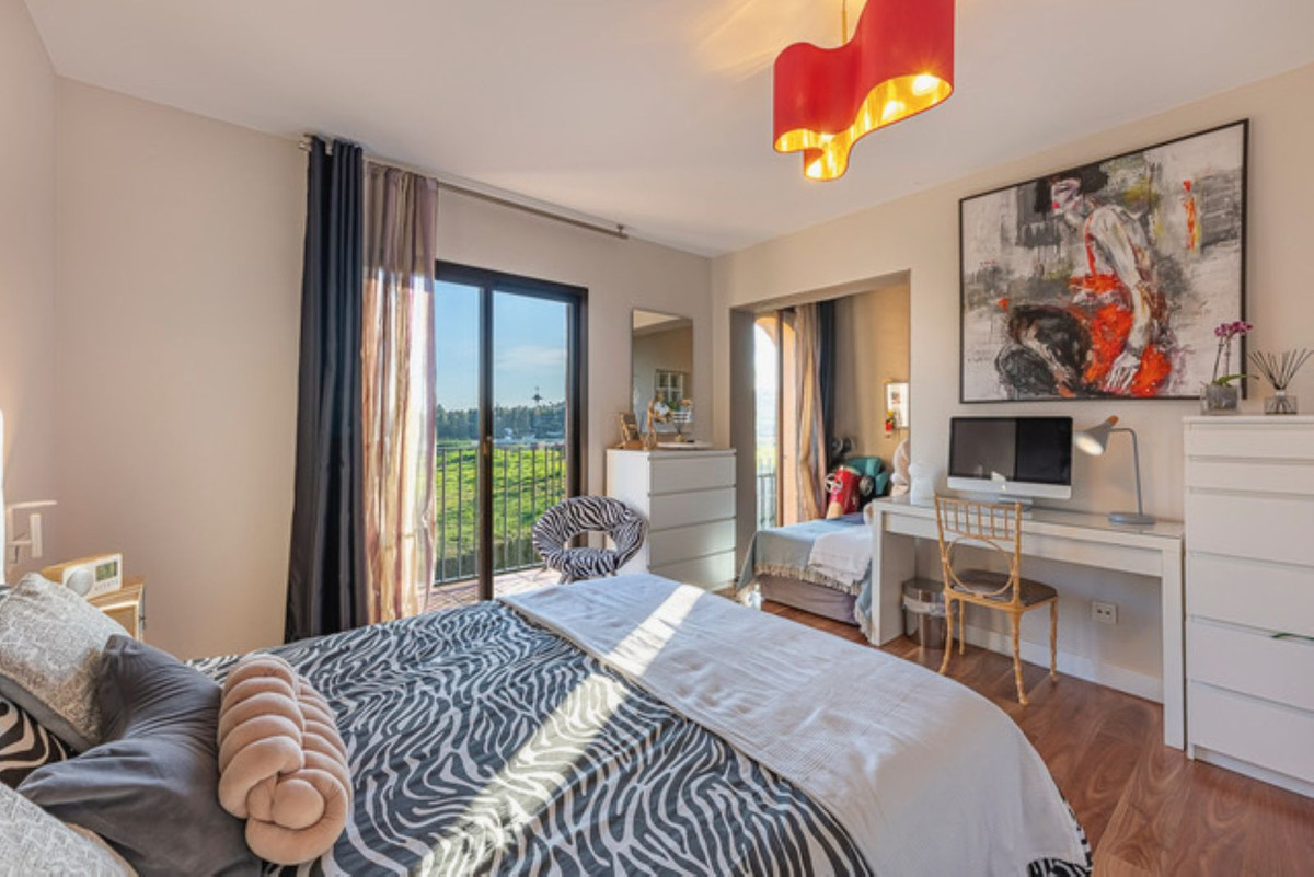 3 Bed Apartment for sale in Atalaya Costa Del Sol, Málaga, Spain