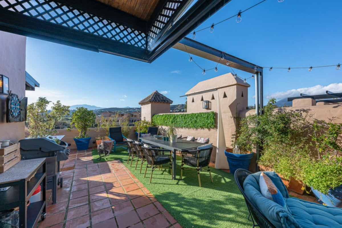 3 Bed Apartment for sale in Atalaya Costa Del Sol, Málaga, Spain