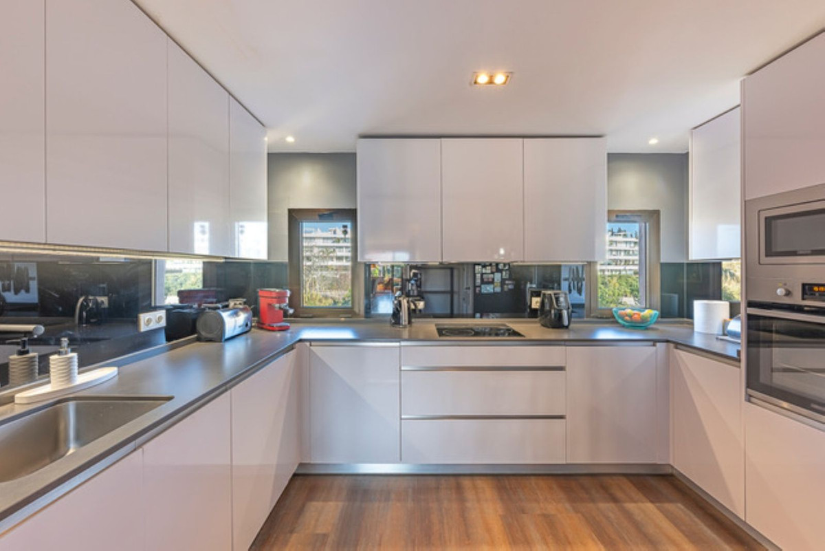 3 Bed Apartment for sale in Atalaya Costa Del Sol, Málaga, Spain