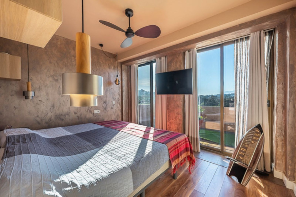 3 Bed Apartment for sale in Atalaya Costa Del Sol, Málaga, Spain