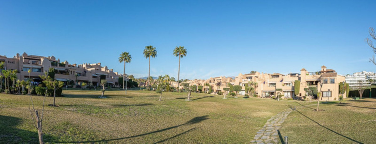 3 Bed Apartment for sale in Atalaya Costa Del Sol, Málaga, Spain