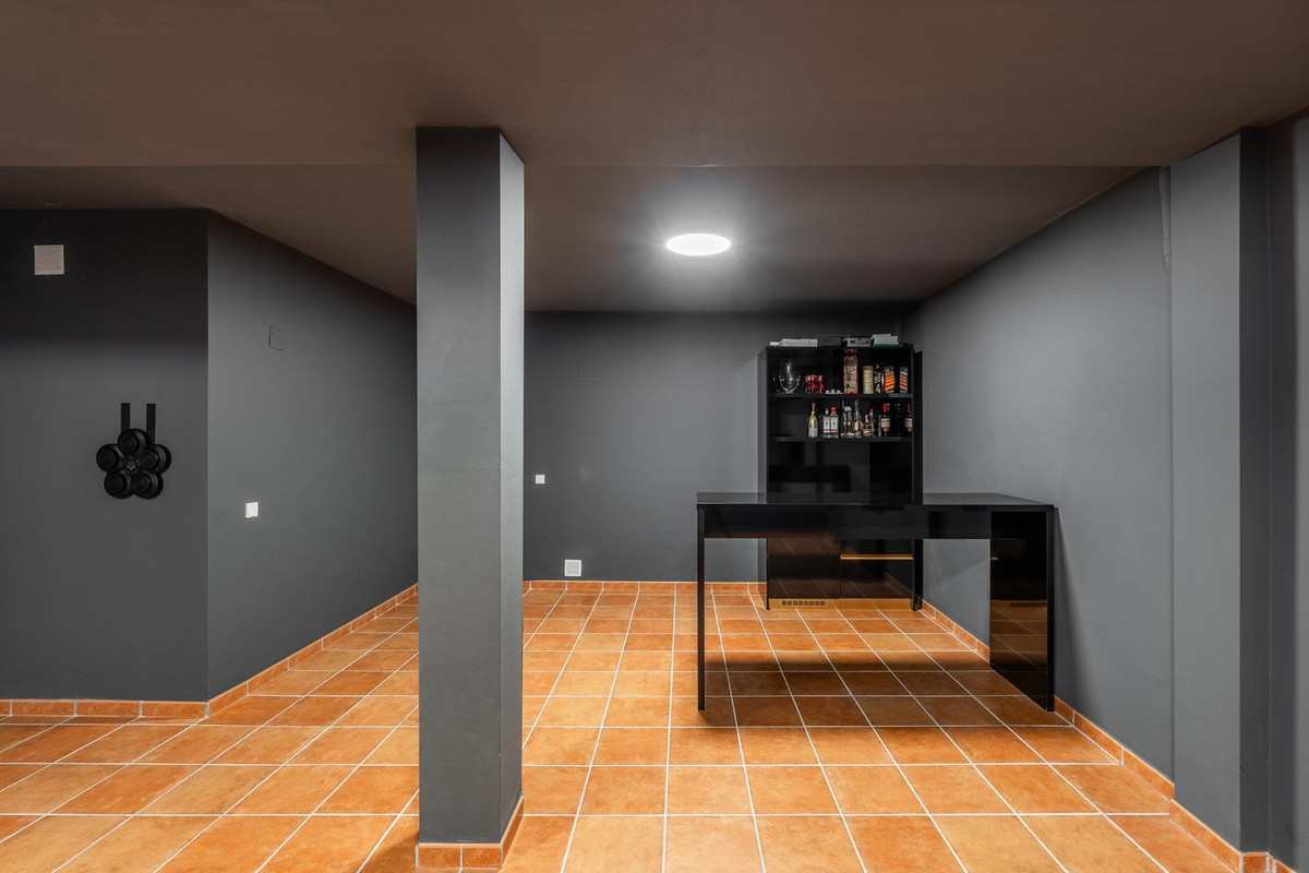 3 Bed Townhouse for sale in El Paraiso Costa Del Sol, Málaga, Spain