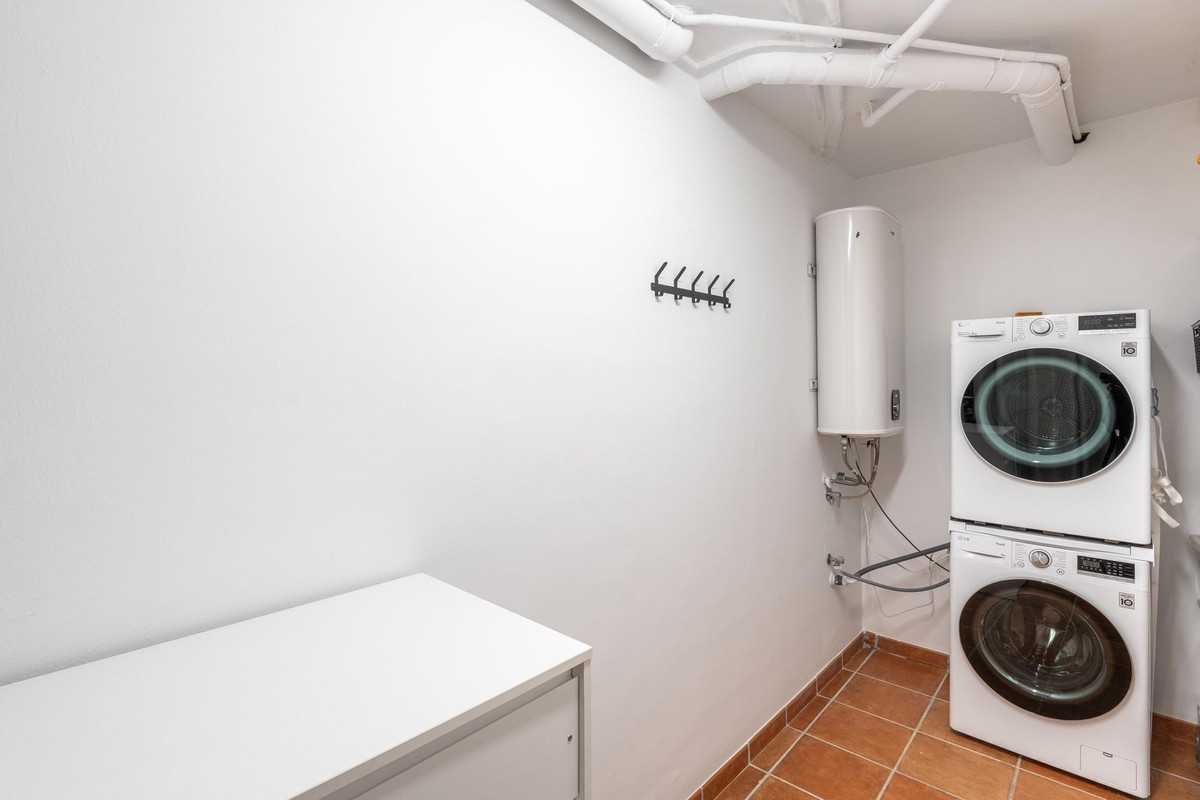 3 Bed Townhouse for sale in El Paraiso Costa Del Sol, Málaga, Spain