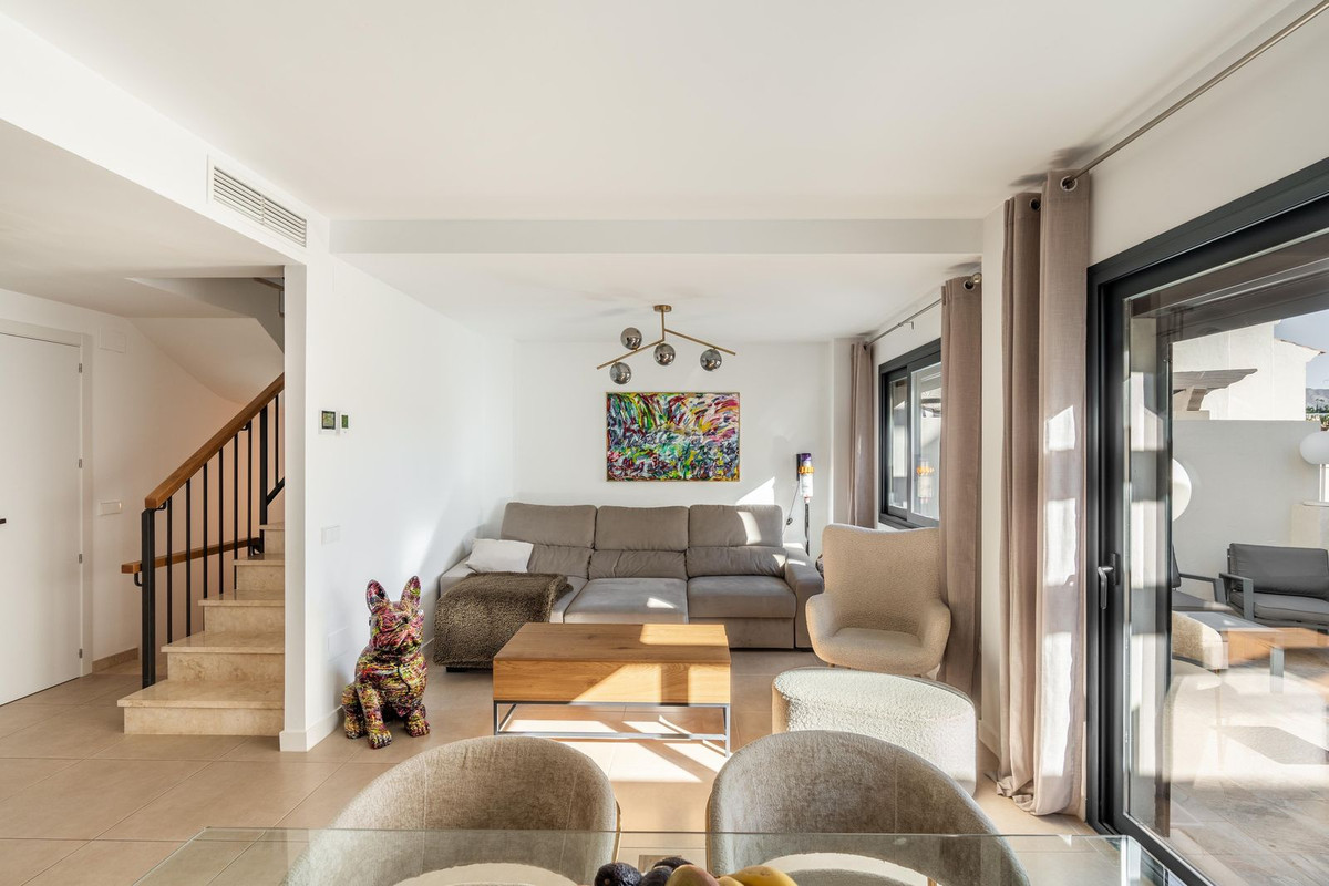 3 Bed Townhouse for sale in El Paraiso Costa Del Sol, Málaga, Spain